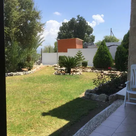 Mouttali, Beautiful Secluded With Private Pool And Sports Area *