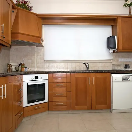 Vilă Mouttali, Beautiful Secluded With Private Pool And Sports Area Pano Akourdalia