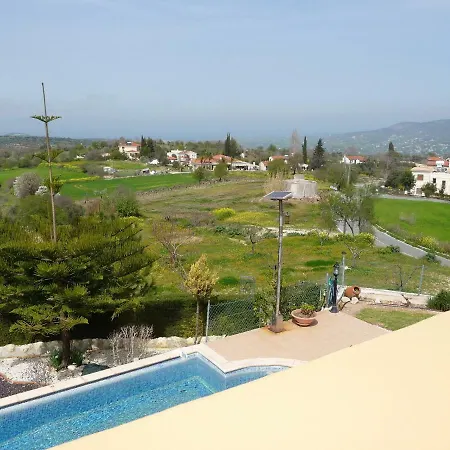 Mouttali, Beautiful Secluded With Private Pool And Sports Area Pano Akourdalia
