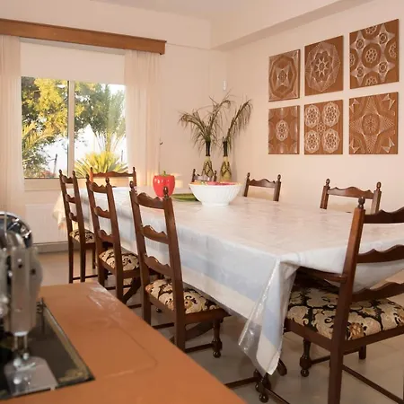Mouttali, Beautiful Secluded With Private Pool And Sports Area *